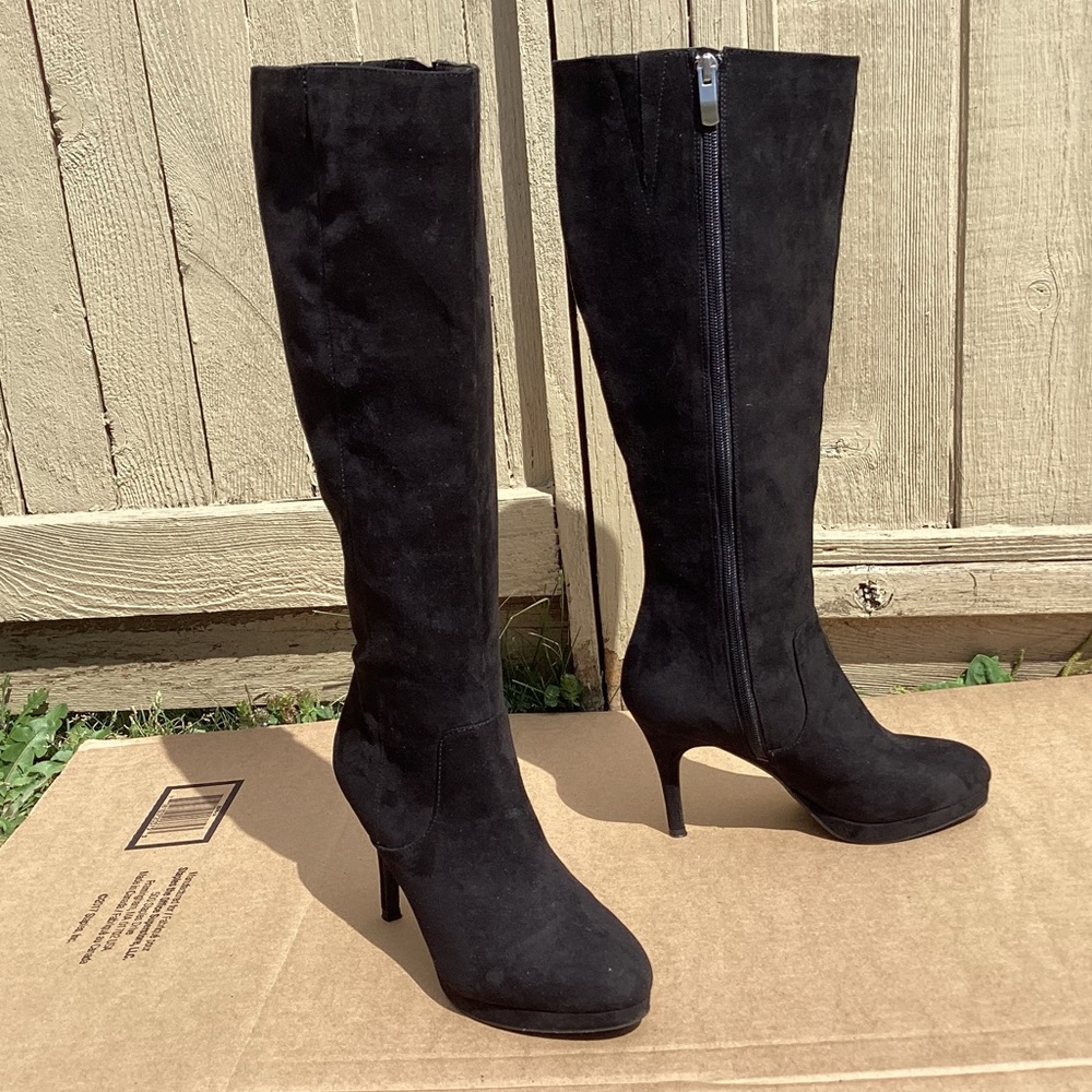Liz Claiborne Heeled Platform Boots, Size 6.5M